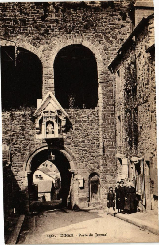 Carte postale ancienne Dinan - Porte du Jerzual à Dinan