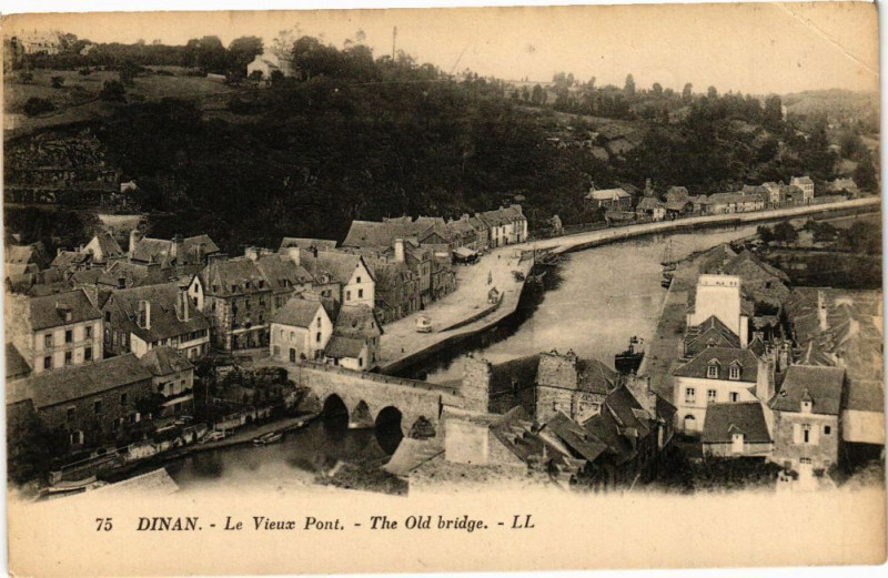 Carte postale ancienne Dinan - Le Vieux Pont à Dinan