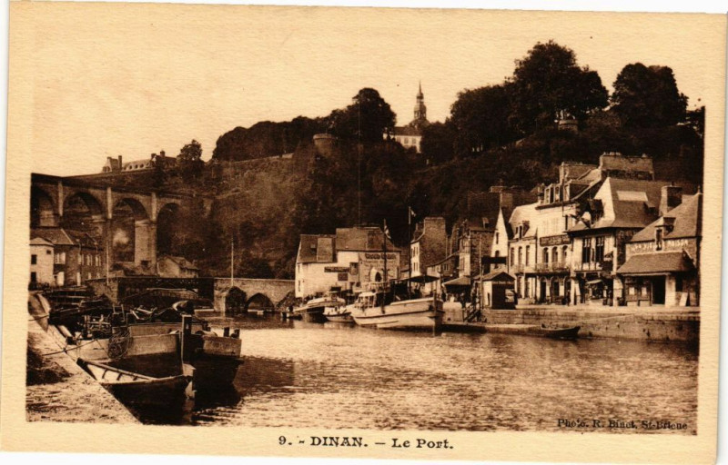 Carte postale ancienne Dinan - Le Port à Dinan