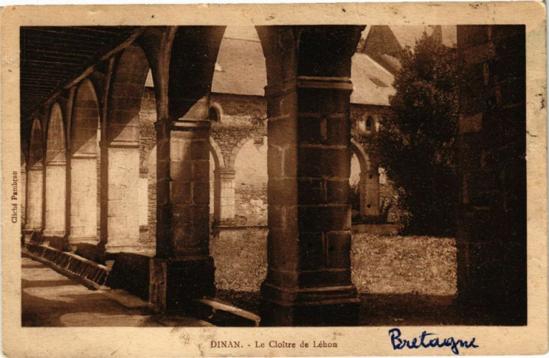 Carte postale ancienne Dinan - Le Cloitre de Léhon à Dinan