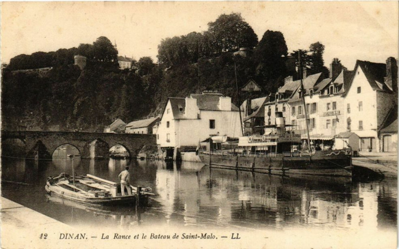 Carte postale ancienne Dinan - La Rance et e Bateau de St-Malo à Dinan