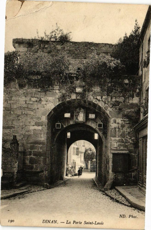 Carte postale ancienne Dinan - La Porte St-Louis à Dinan