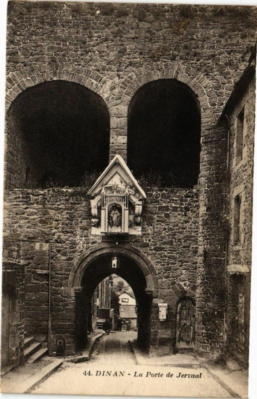 Carte postale ancienne Dinan - La Porte de Jerzual à Dinan