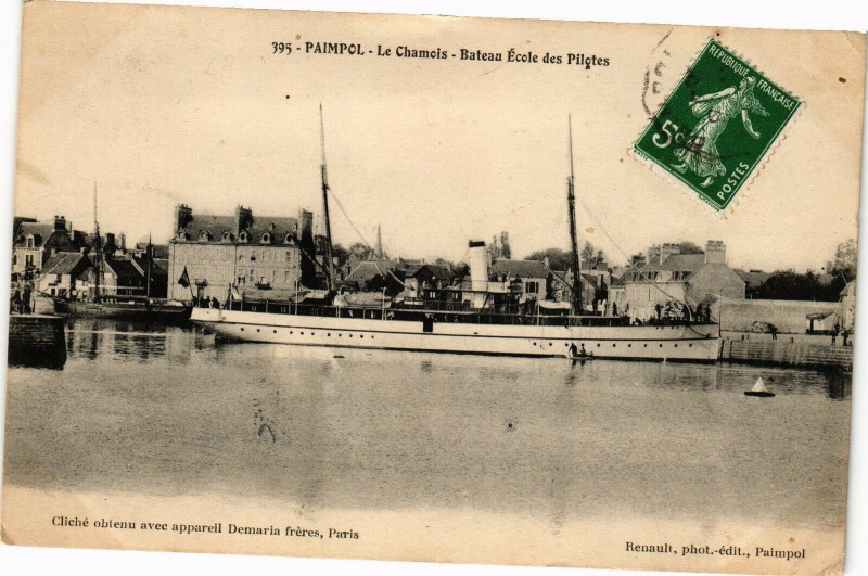 Carte postale ancienne Paimpol-Le Chamois-Bateau Ecole des Pilotes à Paimpol