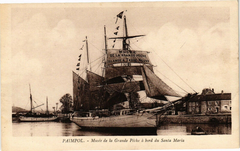 Carte postale ancienne Paimpol - Musée de la Grande Péche a bord du Santa Maria à Paimpol