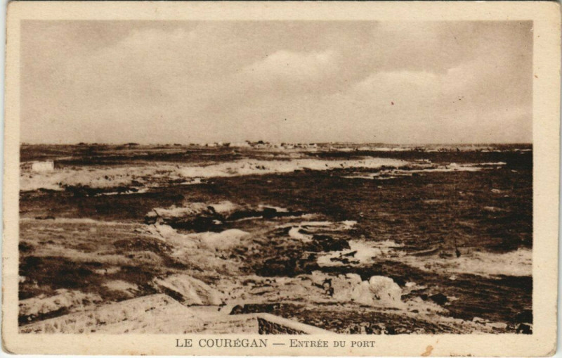 Carte postale ancienne Le Couregan Entrée du Port