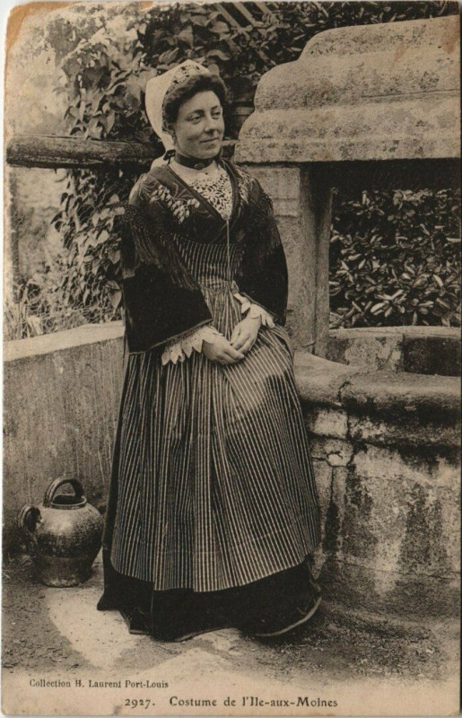 Carte postale ancienne Ile-aux-Moines Costume à Île-aux-Moines