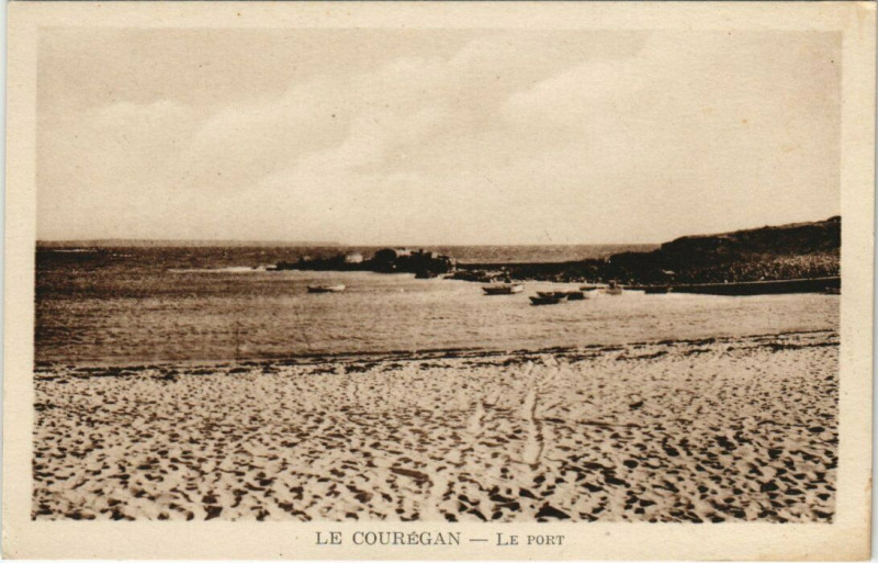 Carte postale ancienne Le Couregan Le Port