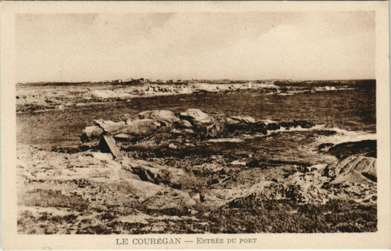 Carte postale ancienne Le Couregan Entrée du Port