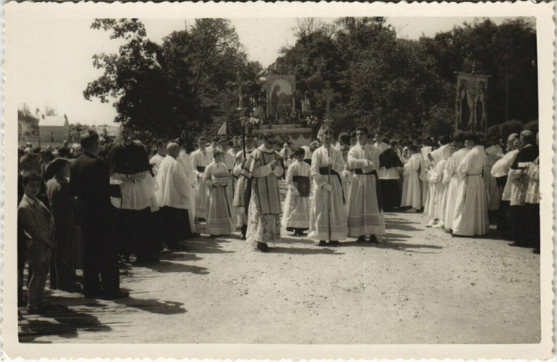 Carte postale ancienne Vannes Procession, carte photo à Vannes
