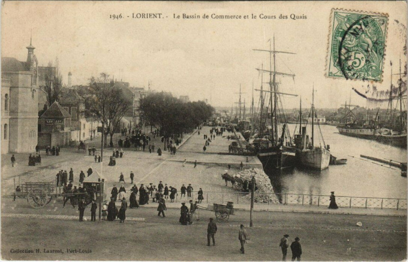 Carte postale ancienne Lorient Bassin de Commerce à Lorient