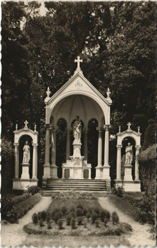 Carte postale ancienne Vannes Saint-Francois-Xavier à Vannes