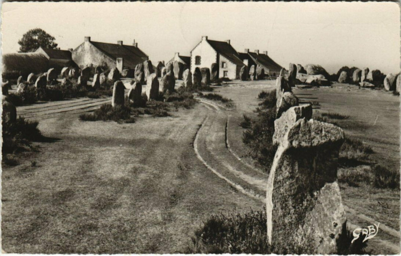 Carte postale ancienne Carnac Alignements du Ménec à Carnac