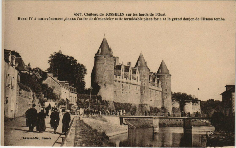 Carte postale ancienne Josselin Le Chateau à Josselin
