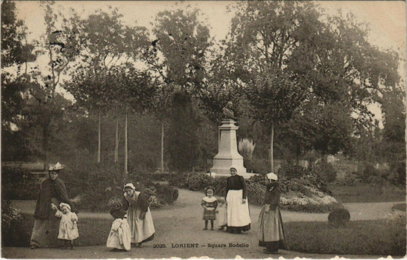 Carte postale ancienne Lorient Square Bodelio à Lorient