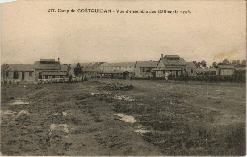 Carte postale ancienne Camp de Coetquidan batiments neufs