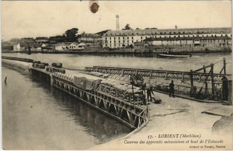 Carte postale ancienne Vannes Hostellerie à Vannes