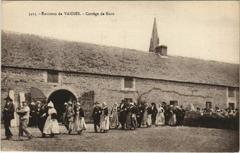 Carte postale ancienne Vannes-Cortege de Noce à Vannes