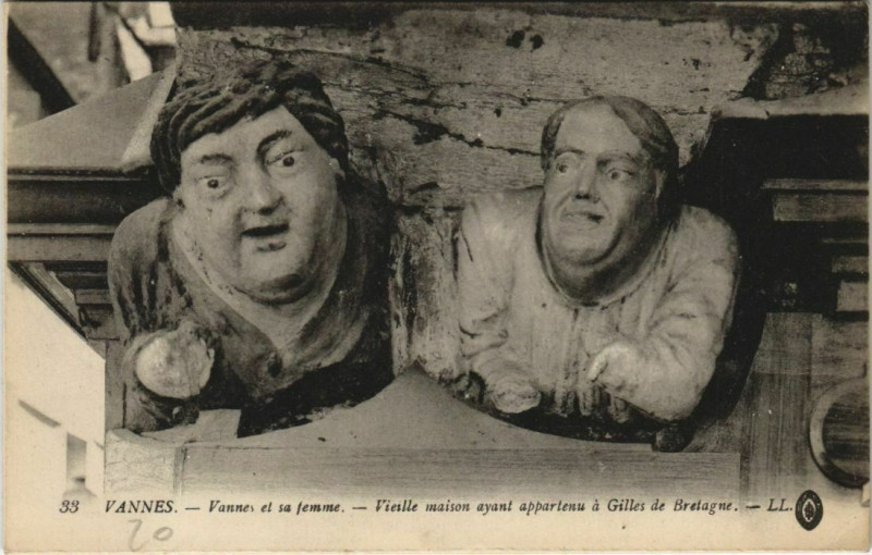 Carte postale ancienne Vannes-Vieille et sa Femme Maison ayant appartenu a Gilles à Vannes