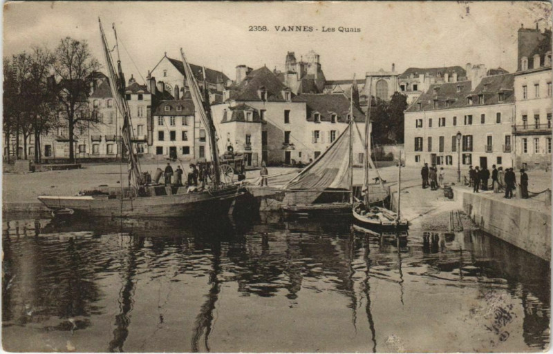 Carte postale ancienne Vannes-Les Quais à Vannes