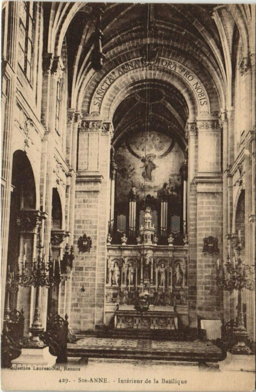 Carte postale ancienne Sainte-Anne-Intereur de la Basilique