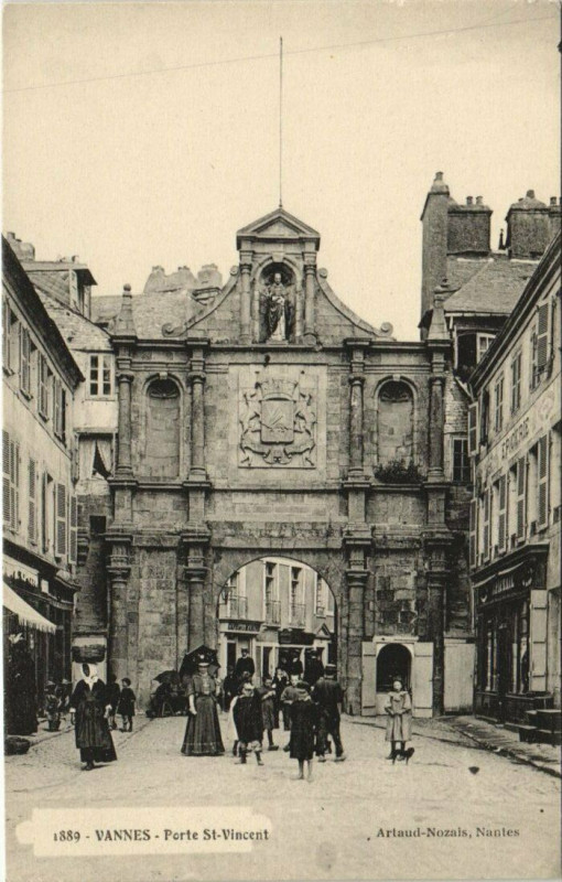 Carte postale ancienne Vannes-Porte St-Vincent à Vannes