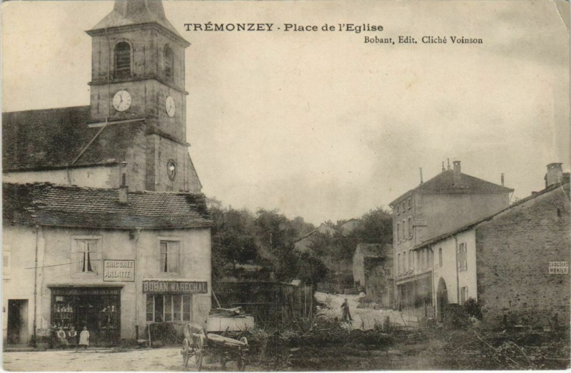 Carte postale ancienne Tremonzey-Place de l'Eglise