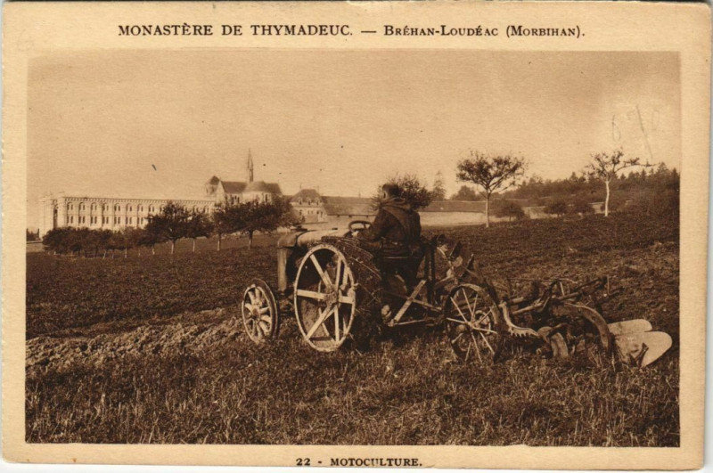 Carte postale ancienne Monastere de Thymadeuc-Brehan Loudeac-Motoculture
