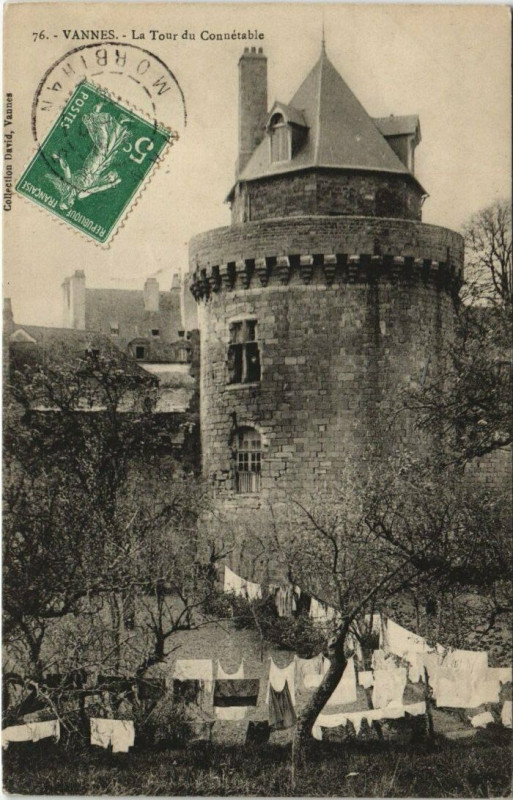 Carte postale ancienne Vannes-La Tour du Connetable à Vannes