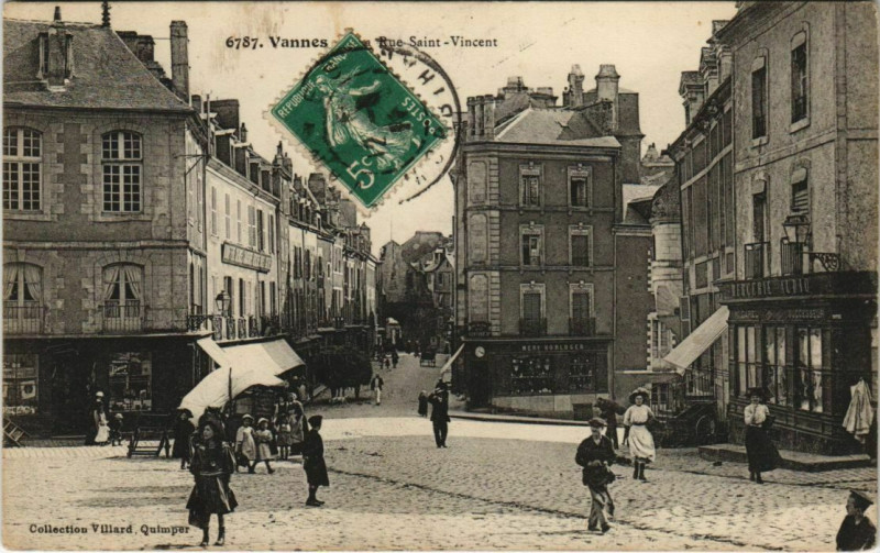 Carte postale ancienne Vannes-Rue Saint-Vincent à Vannes