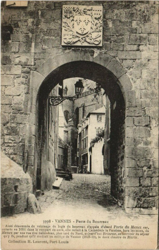 Carte postale ancienne Vannes-Porte du Bourreau à Vannes