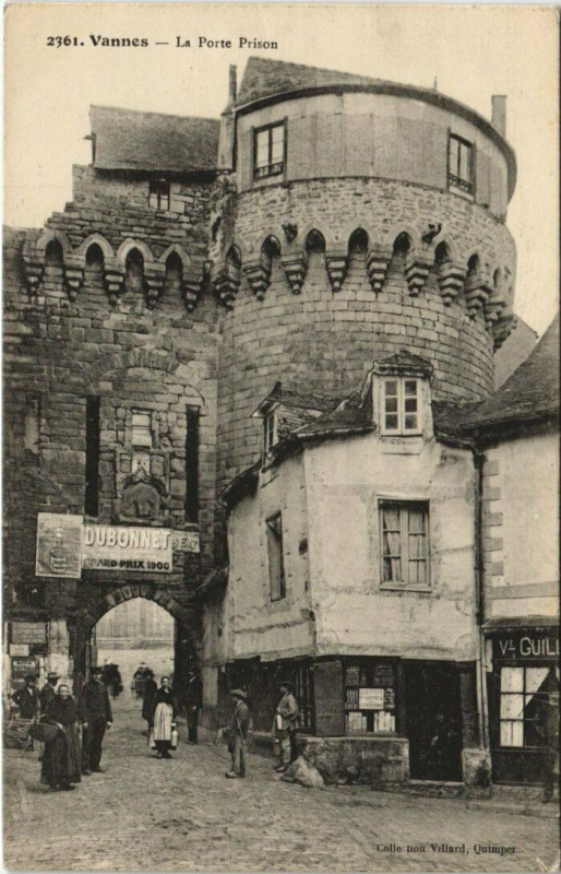 Carte postale ancienne Vannes-La Porte Prison à Vannes