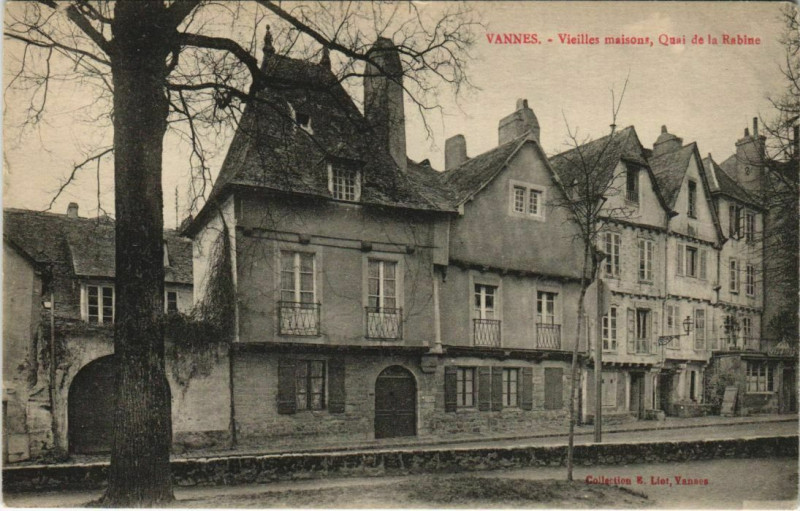 Carte postale ancienne Vieilles maisons, Quai de la Rabine à Vannes