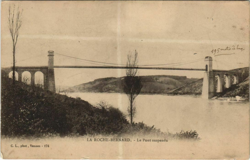 Carte postale ancienne La Roche-Bernard - Le Pont suspendu à La Roche-Bernard