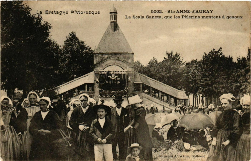 Carte postale ancienne Sainte-Anne-d'Auray La Scala Sancta à Auray