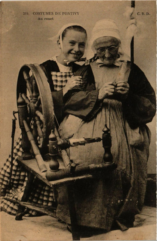 Carte postale ancienne Costumes de Pontivy - Au Rouet à Pontivy