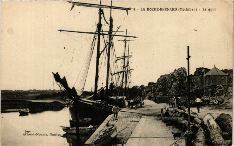 Carte postale ancienne La Roche-Bernard - Le quai à La Roche-Bernard