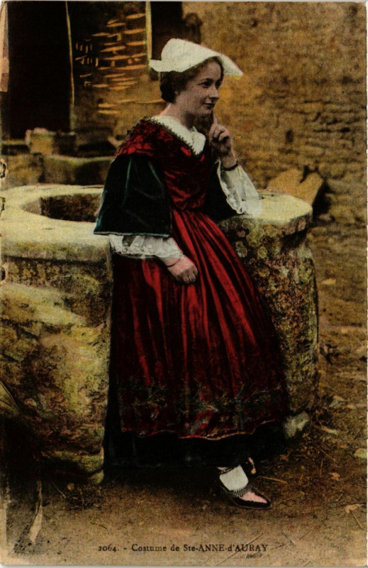 Carte postale ancienne Costume de Sainte-Anne d'Auray à Auray