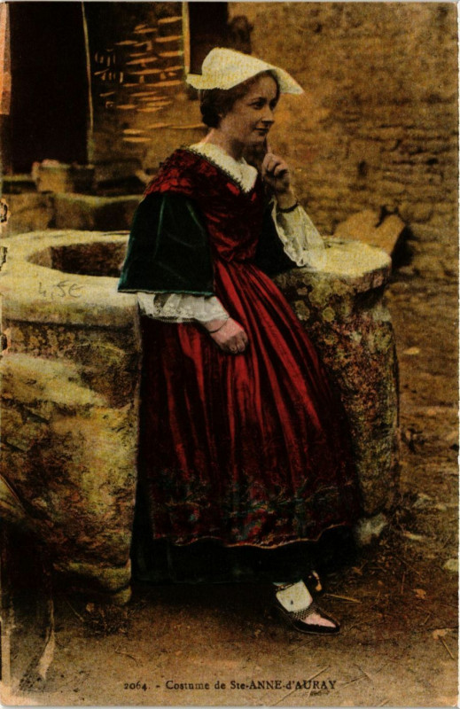 Carte postale ancienne Costume de Sainte-Anne d'Auray à Auray