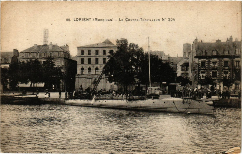 Carte postale ancienne Lorient - Le Conre Torpilleur à Lorient