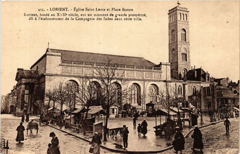 Carte postale ancienne Lorient - Eglise St-Louis et Place Boisson à Lorient