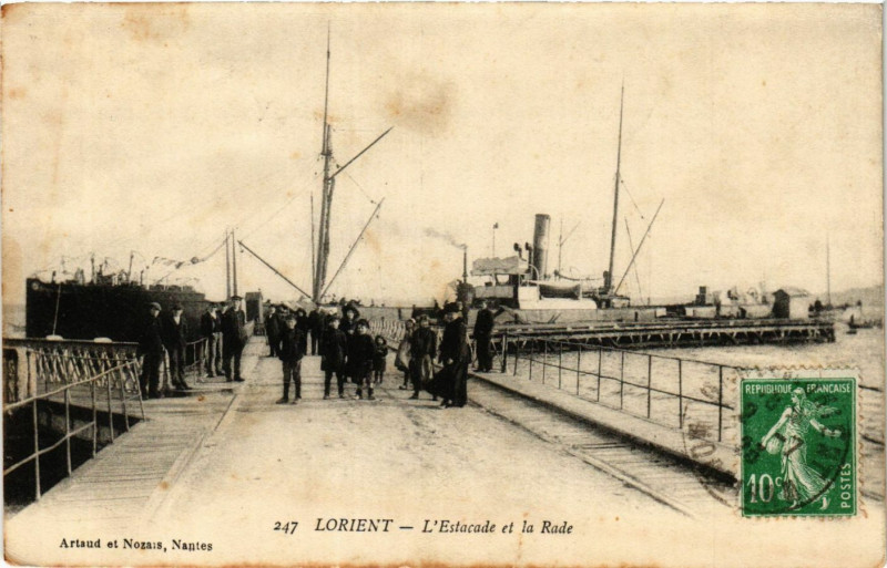 Carte postale ancienne Lorient - L'Estacade et la Rade à Lorient