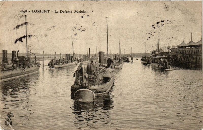 Carte postale ancienne Lorient - La Defense Mobile à Lorient
