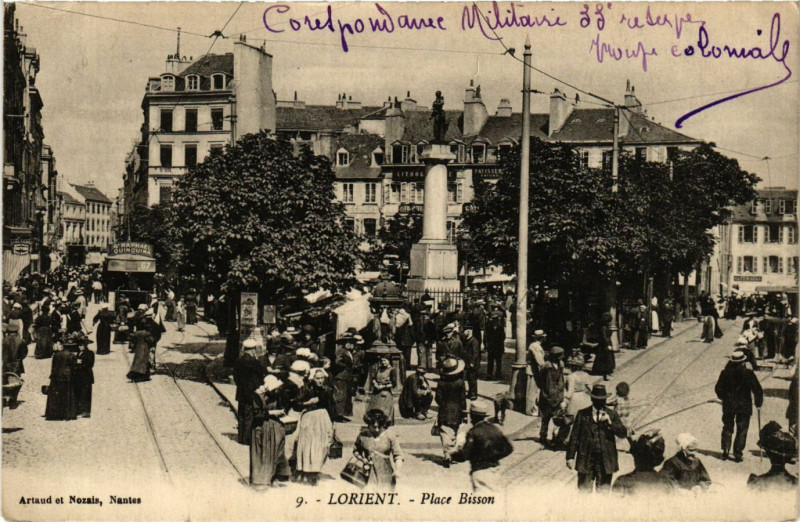 Carte postale ancienne Lorient - Place Bisson à Lorient