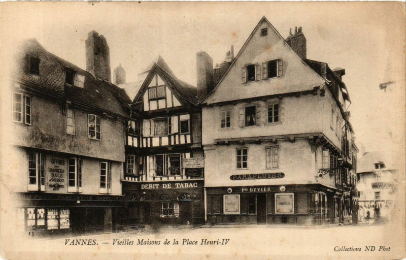 Carte postale ancienne Vannes - Vieilles Maisons à Vannes