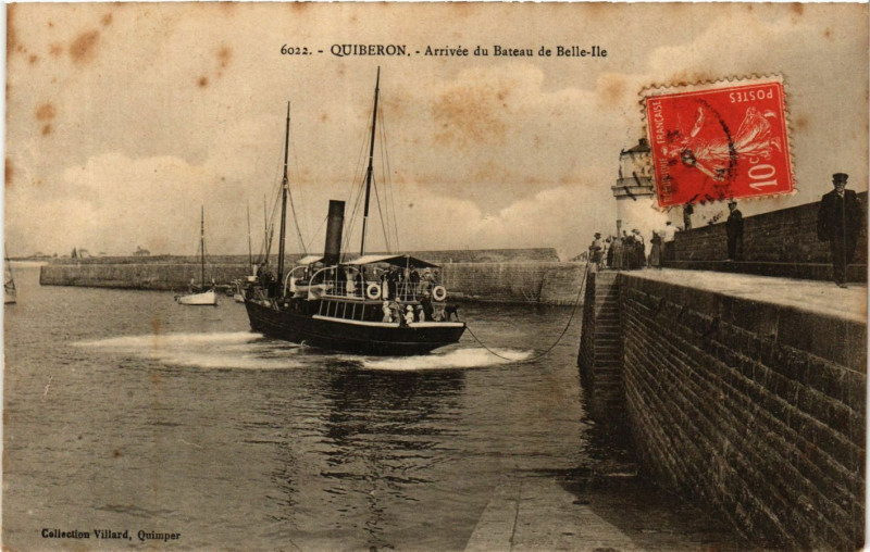 Carte postale ancienne Quiberon - Arrivée du Bateau de Belle-Ile à Quiberon