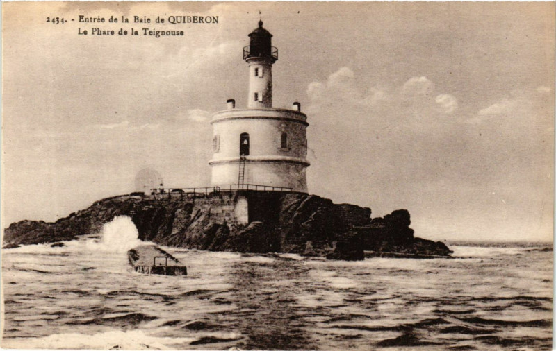 Carte postale ancienne Entrée de la Baie de Quberon - Le Phare de la Teignouse