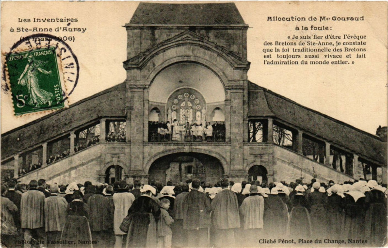 Carte postale ancienne Sainte-Anne d'Auray - Allocution de m Gouraud à Sainte-Anne-d'Auray