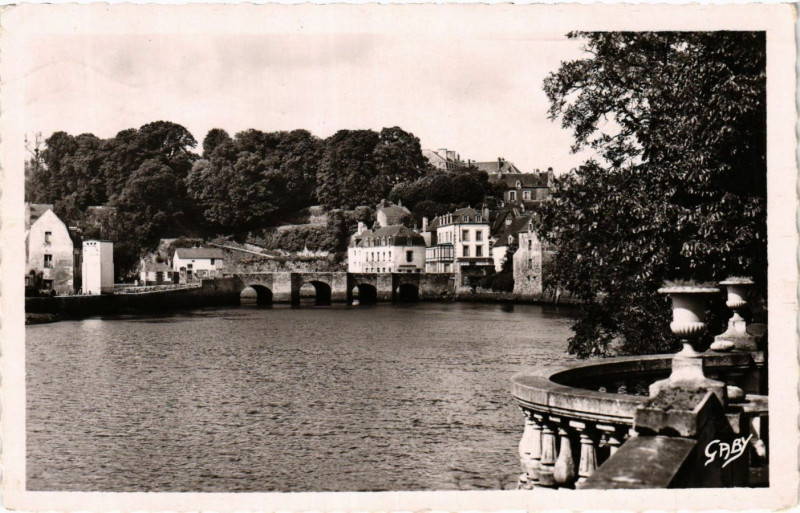 Carte postale ancienne Auray St-Goustan - Vue prise de Sablem à Auray