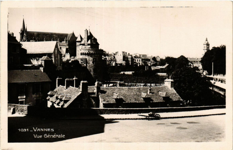 Carte postale ancienne Vannes - Vue générale à Vannes